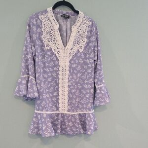 Suzanne Betro Lilac Purple Bell Sleeve Dress with Lace Collar Size Medium